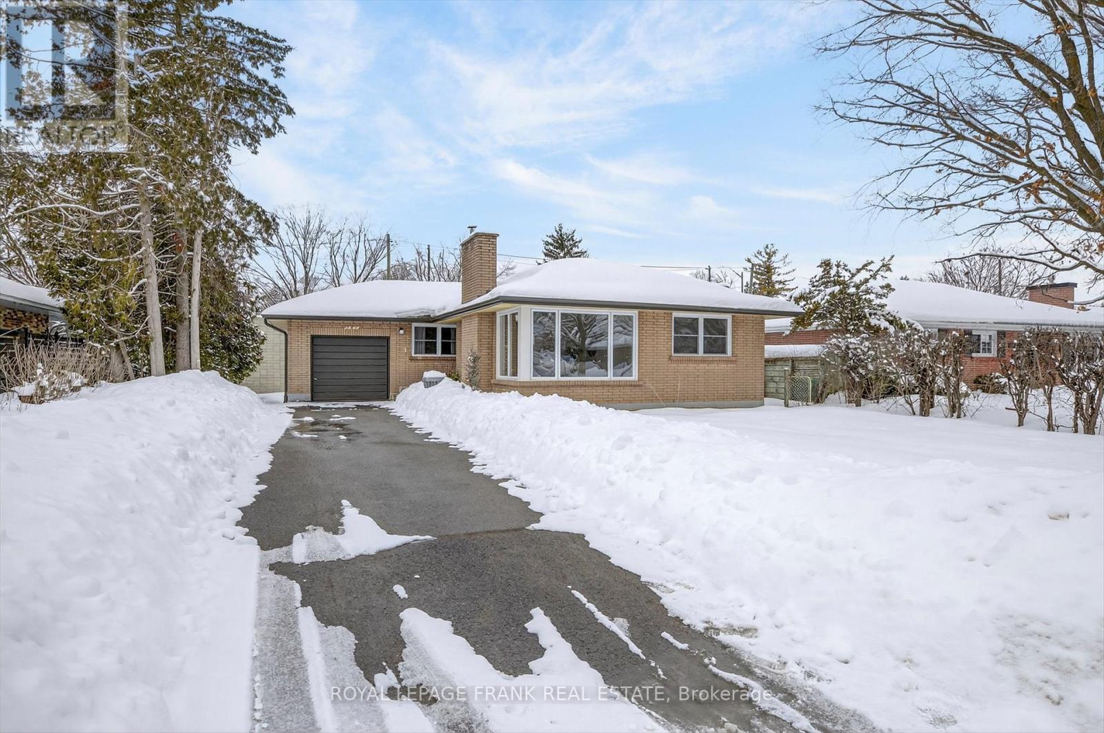 781 Hopkins Avenue, Peterborough (Town Ward 3), Ontario  K9J 4Y7 - Photo 2 - X12820898