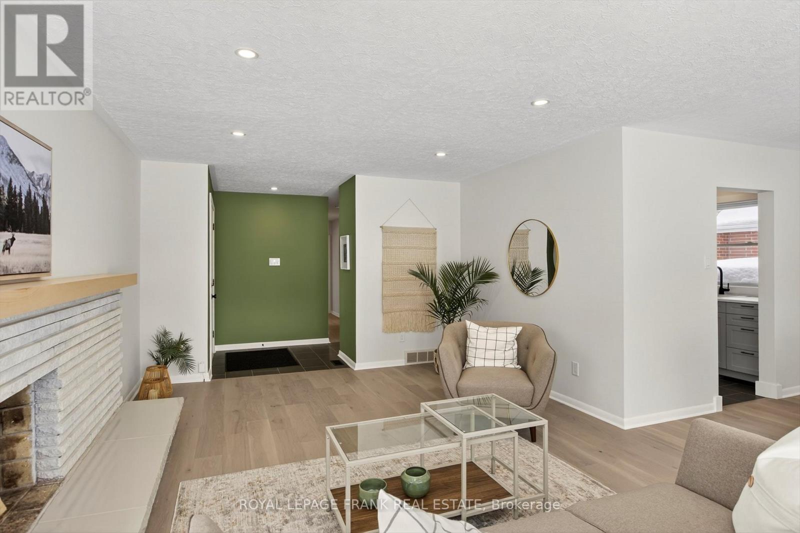 781 Hopkins Avenue, Peterborough (Town Ward 3), Ontario  K9J 4Y7 - Photo 7 - X12820898