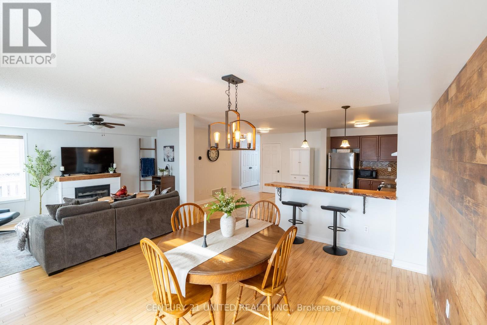 1360 Ireland Drive, Peterborough (Monaghan Ward 2), Ontario  K9K 0B1 - Photo 5 - X12822104