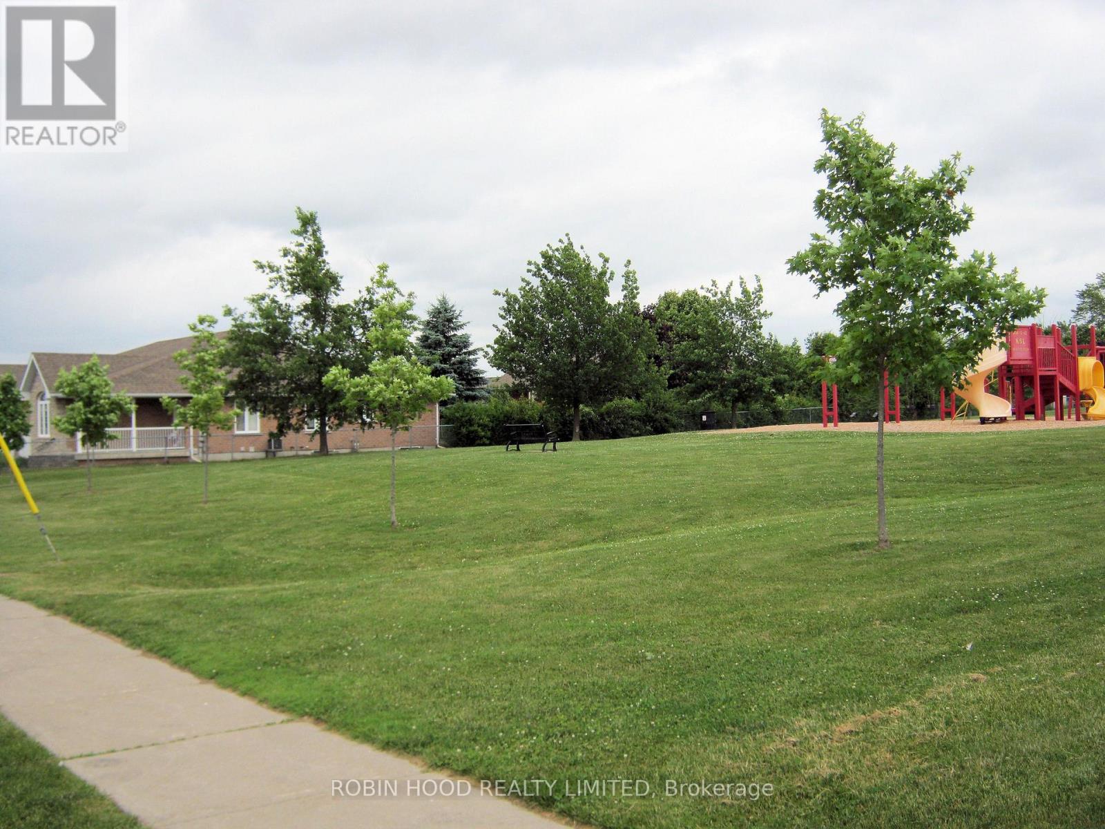 40 Dormer Road, Kawartha Lakes (Lindsay), Ontario  K9V 6H8 - Photo 4 - X12822164