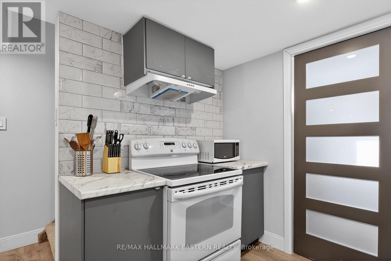 98 Arthur Avenue, Peterborough (Otonabee Ward 1), Ontario  K9J 5X8 - Photo 31 - X12822540