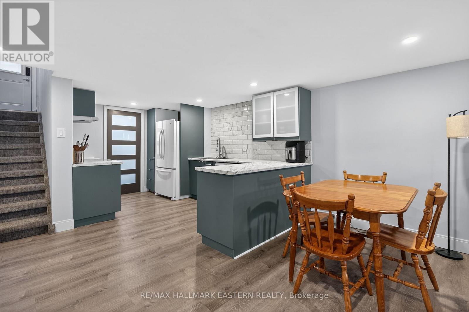 98 Arthur Avenue, Peterborough (Otonabee Ward 1), Ontario  K9J 5X8 - Photo 33 - X12822540