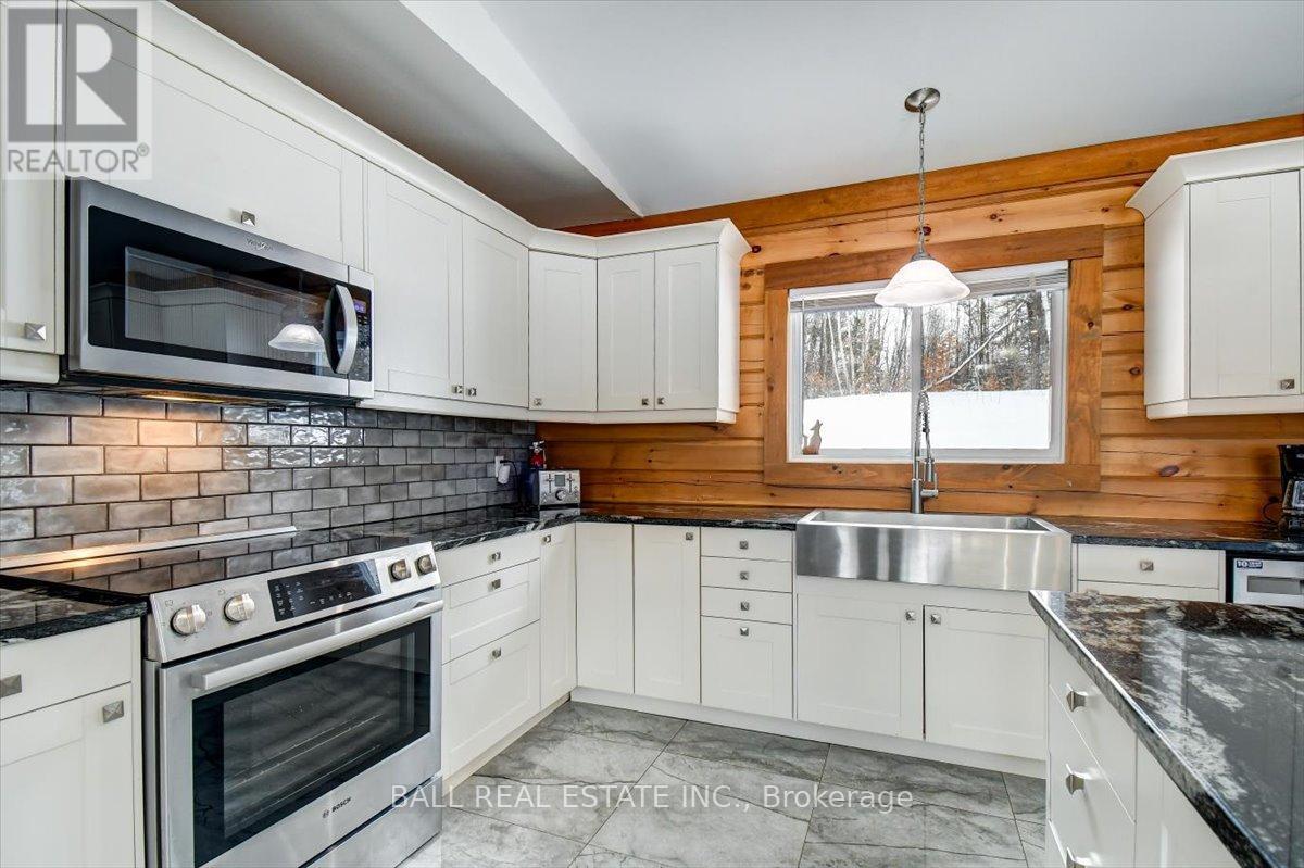 250 Lakeview Road, Bancroft (Dungannon Ward), Ontario  K0L 1C0 - Photo 11 - X12822618