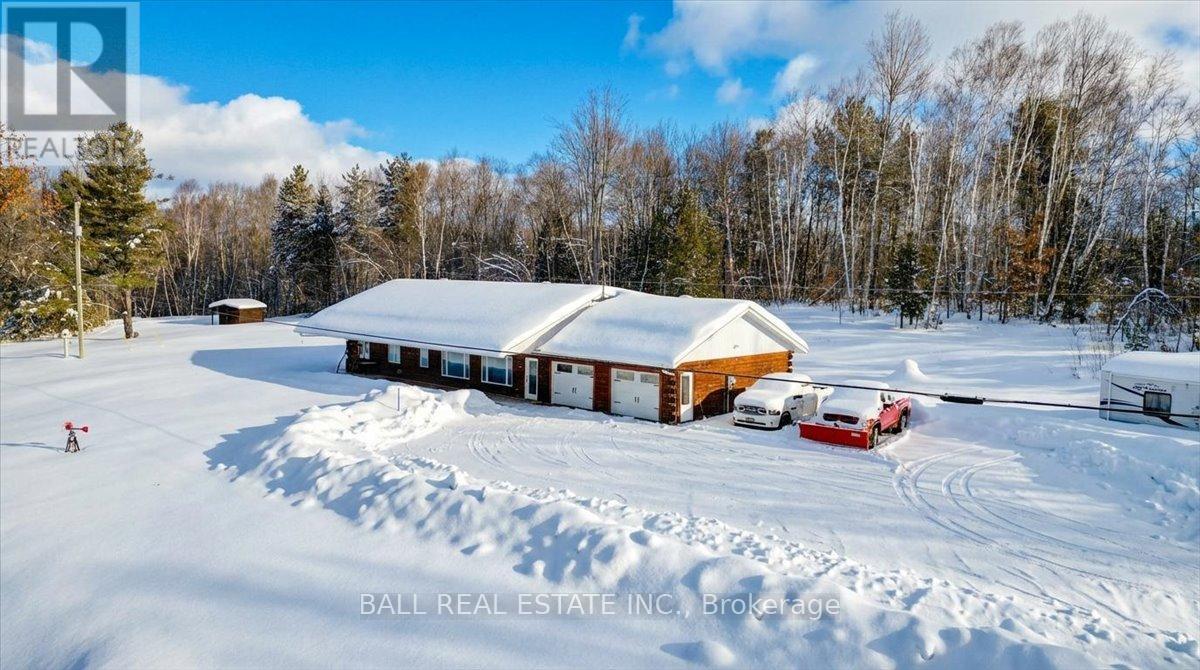250 Lakeview Road, Bancroft (Dungannon Ward), Ontario  K0L 1C0 - Photo 2 - X12822618