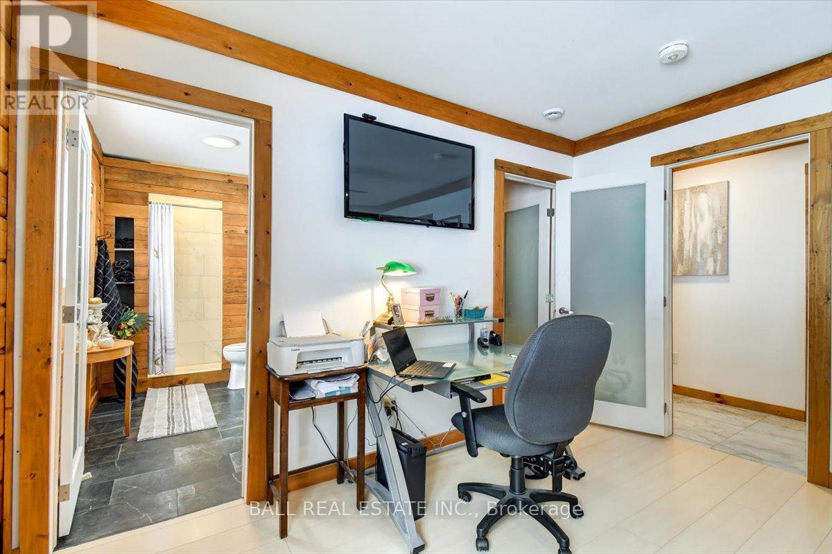 250 Lakeview Road, Bancroft (Dungannon Ward), Ontario  K0L 1C0 - Photo 22 - X12822618