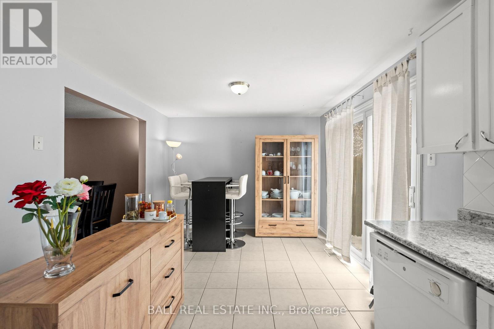 2048 Walker Avenue, Peterborough (Ashburnham Ward 4), Ontario  K9L 1S1 - Photo 17 - X12823064