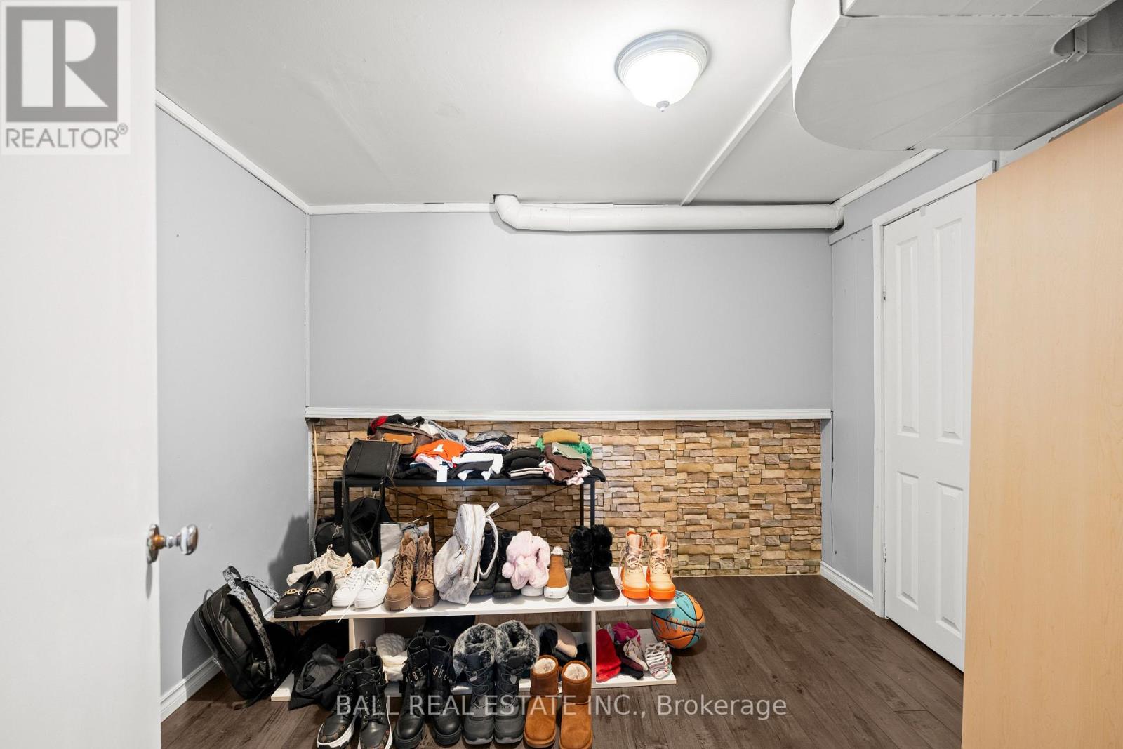 2048 Walker Avenue, Peterborough (Ashburnham Ward 4), Ontario  K9L 1S1 - Photo 37 - X12823064