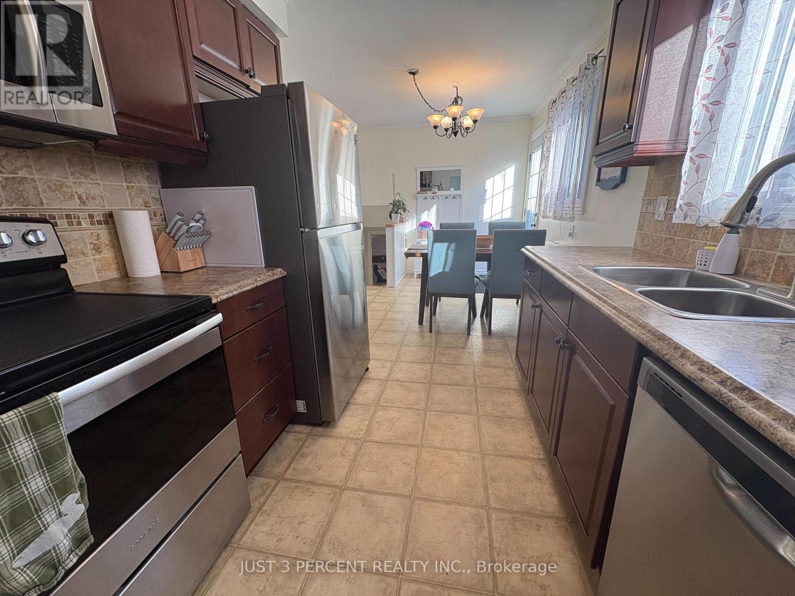 1140 Whitefield Drive, Peterborough (Otonabee Ward 1), Ontario  K9J 7P5 - Photo 11 - X12823136