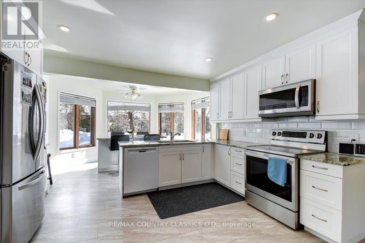 37 Golfview Drive, Bancroft (Bancroft Ward), Ontario  K0L 1C0 - Photo 15 - X12823160