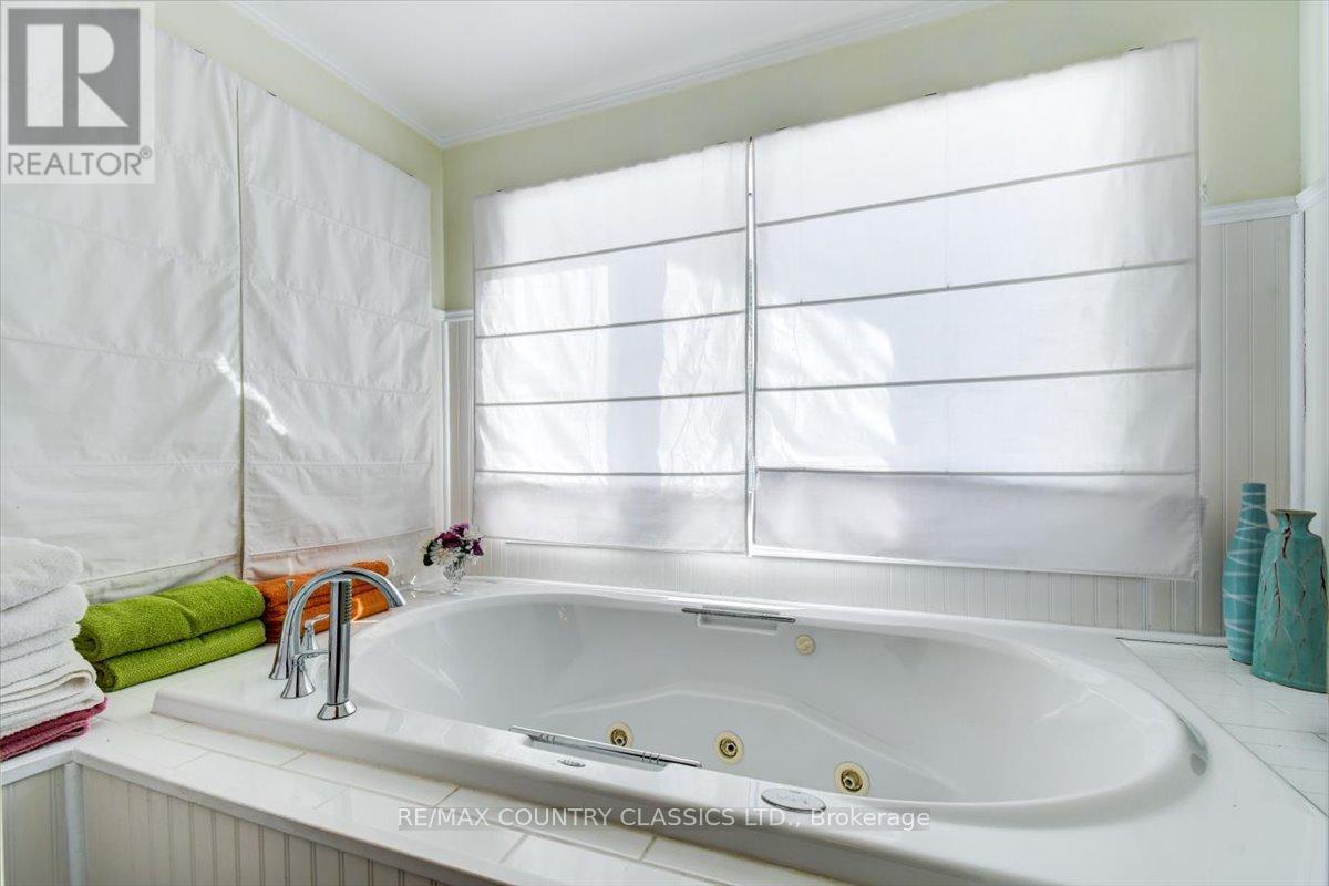 37 Golfview Drive, Bancroft (Bancroft Ward), Ontario  K0L 1C0 - Photo 27 - X12823160