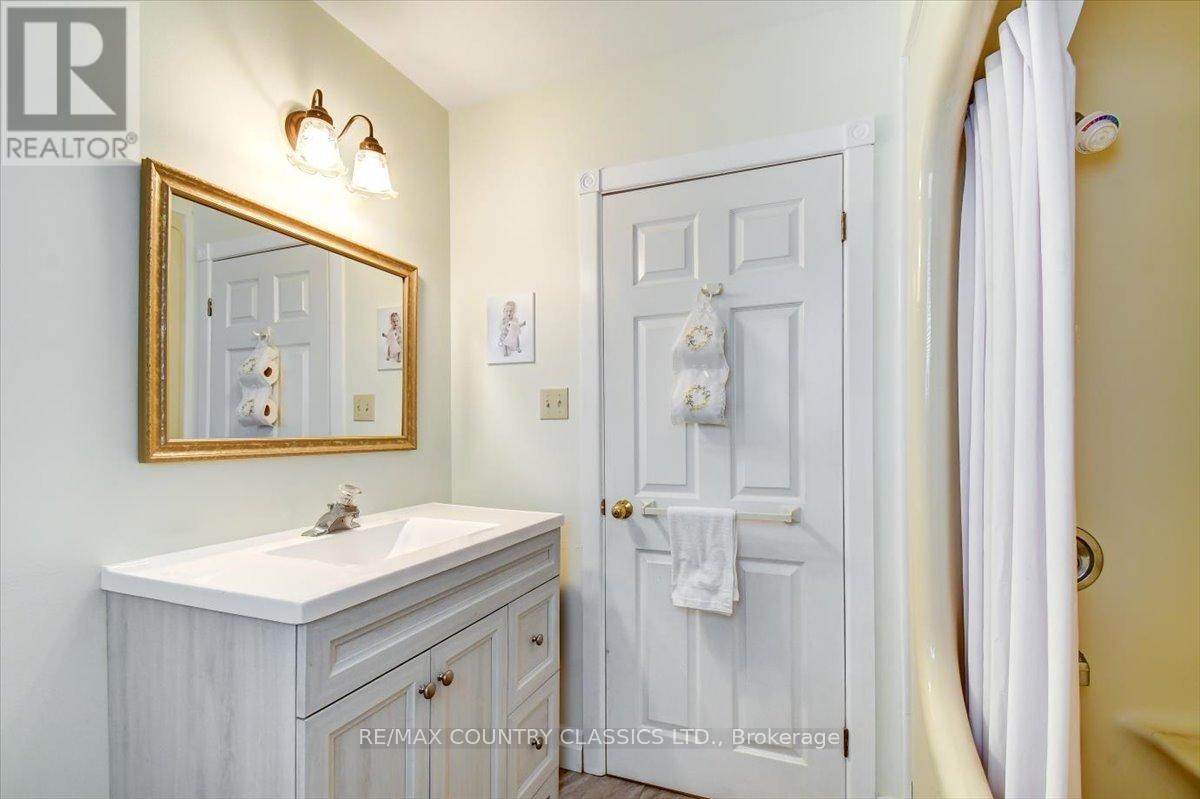 37 Golfview Drive, Bancroft (Bancroft Ward), Ontario  K0L 1C0 - Photo 33 - X12823160