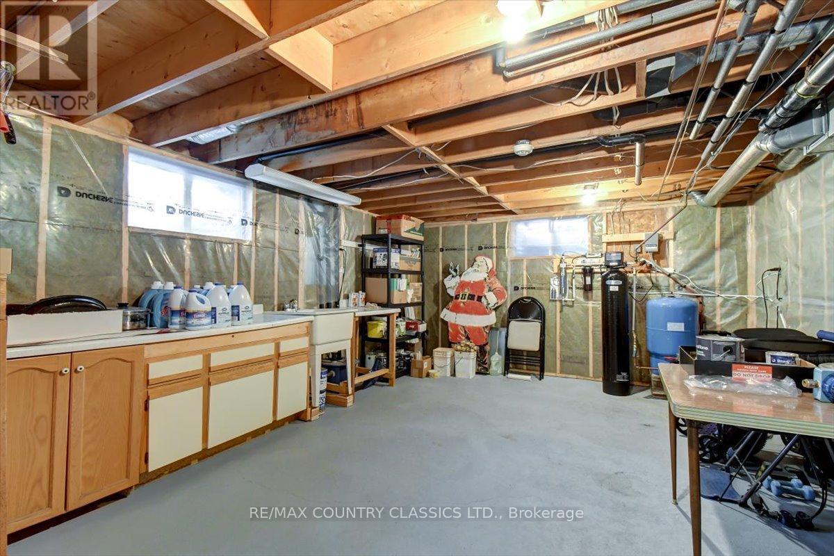 37 Golfview Drive, Bancroft (Bancroft Ward), Ontario  K0L 1C0 - Photo 35 - X12823160