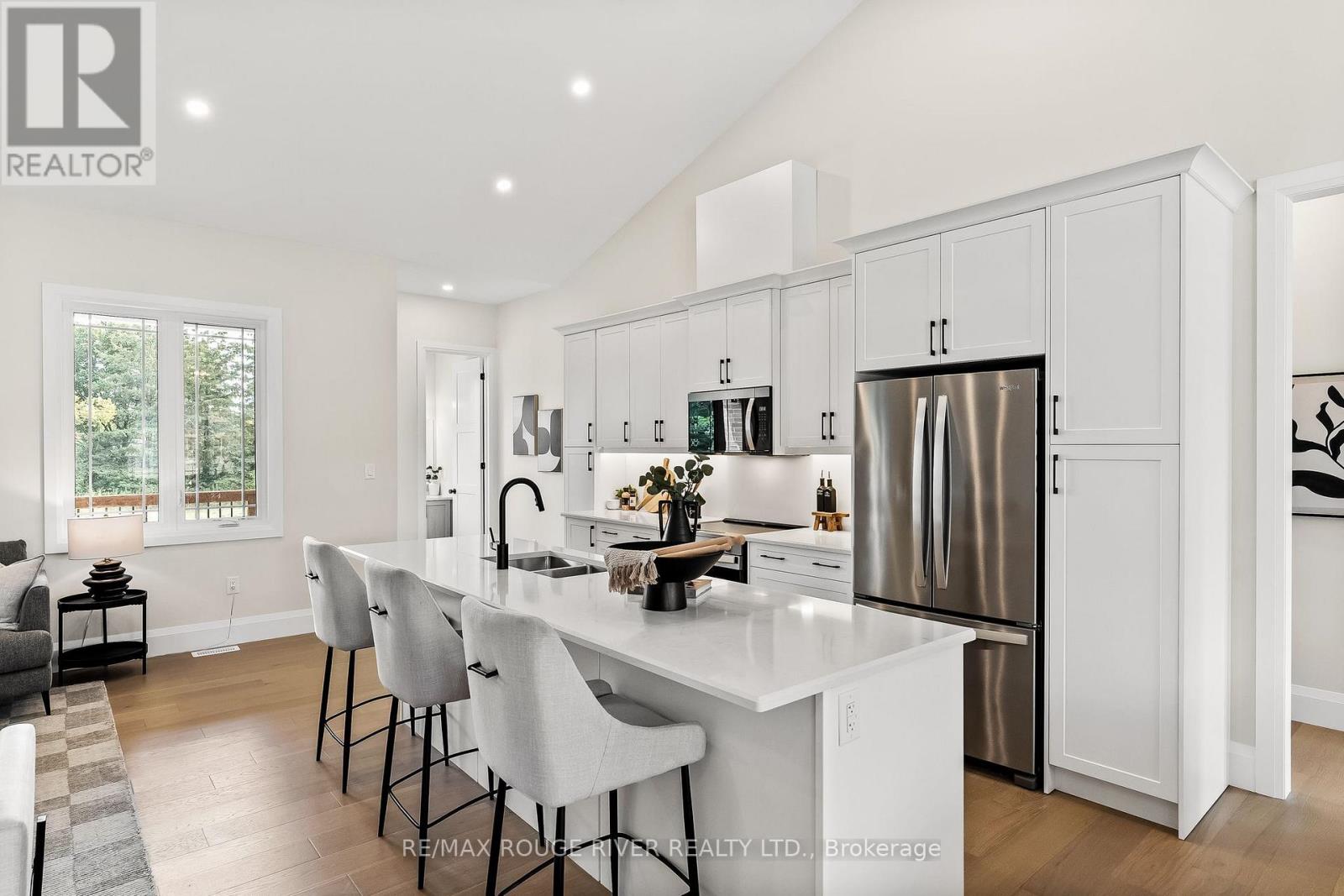 8 Cameron Court, Cavan Monaghan (Cavan Twp), Ontario  L0A 1C0 - Photo 6 - X12823278