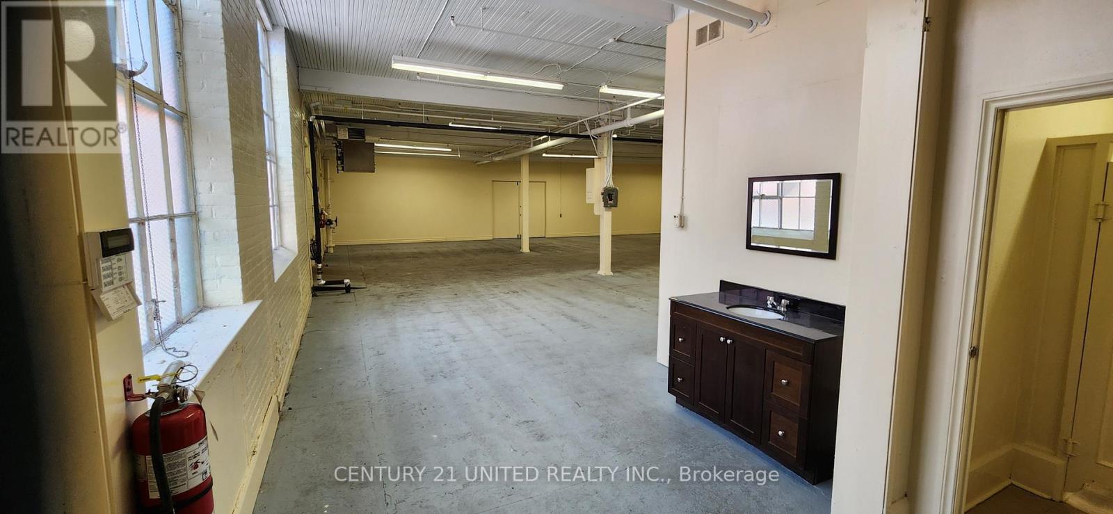 15 - 280 Perry Street, Peterborough (Town Ward 3), Ontario  K9J 2J4 - Photo 3 - X12823338