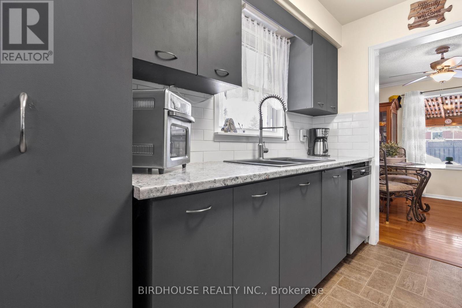 269 St. Joseph Road, Kawartha Lakes (Lindsay), Ontario  K9V 6E3 - Photo 15 - X12823614