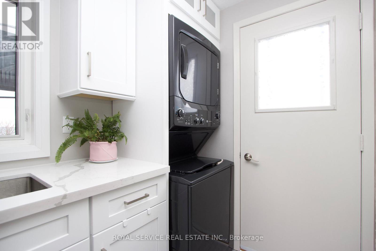 71 Bluffs Road, Clarington (Newcastle), Ontario  L1B 1A6 - Photo 13 - E12824080