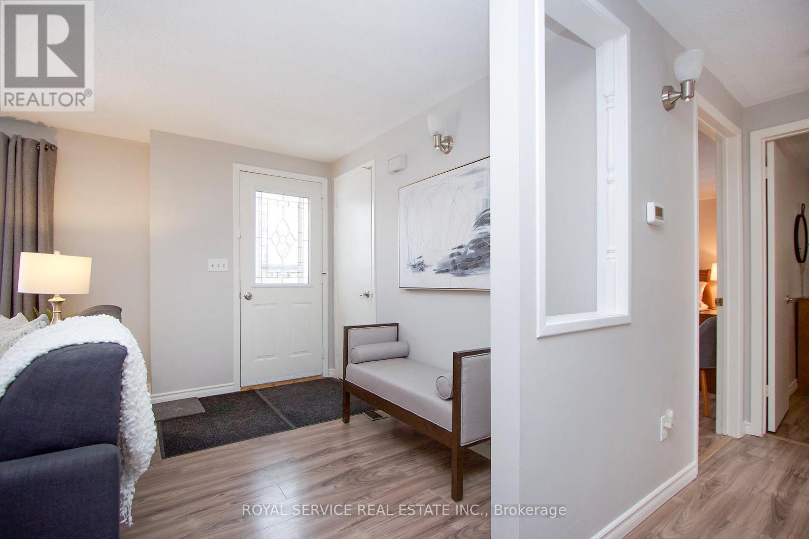 71 Bluffs Road, Clarington (Newcastle), Ontario  L1B 1A6 - Photo 4 - E12824080