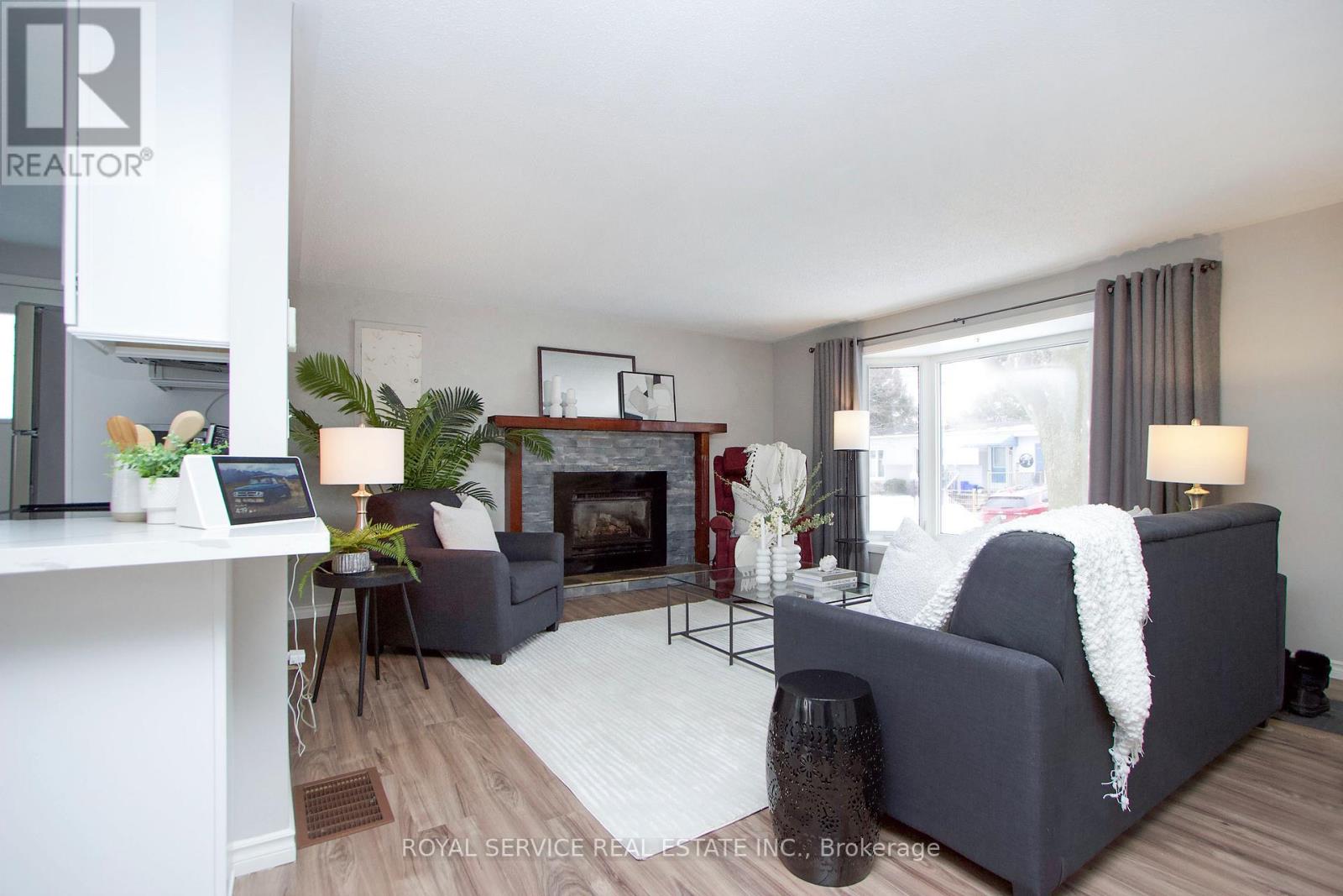 71 Bluffs Road, Clarington (Newcastle), Ontario  L1B 1A6 - Photo 5 - E12824080