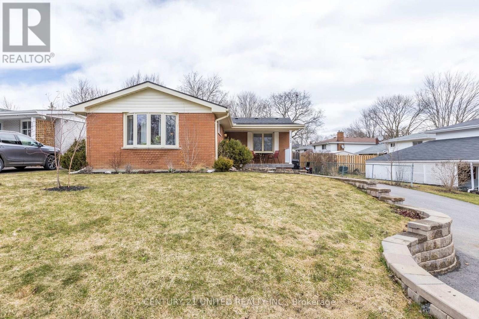 1268 Hopewell Avenue, Peterborough (Northcrest Ward 5), Ontario  K9H 6T3 - Photo 2 - X12824618