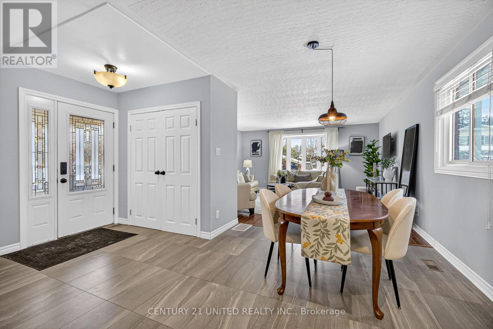 1268 Hopewell Avenue, Peterborough (Northcrest Ward 5), Ontario  K9H 6T3 - Photo 5 - X12824618