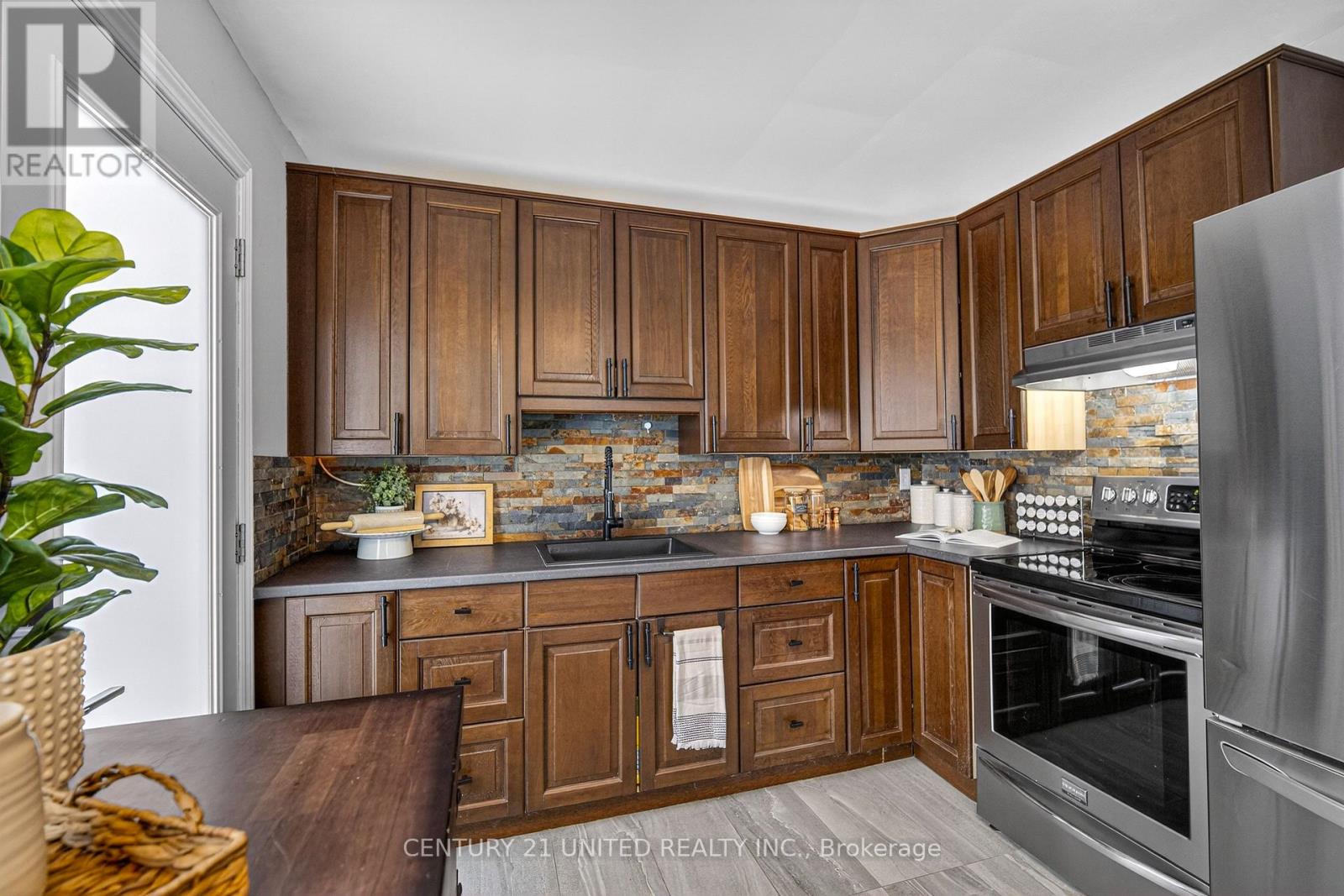 1268 Hopewell Avenue, Peterborough (Northcrest Ward 5), Ontario  K9H 6T3 - Photo 9 - X12824618