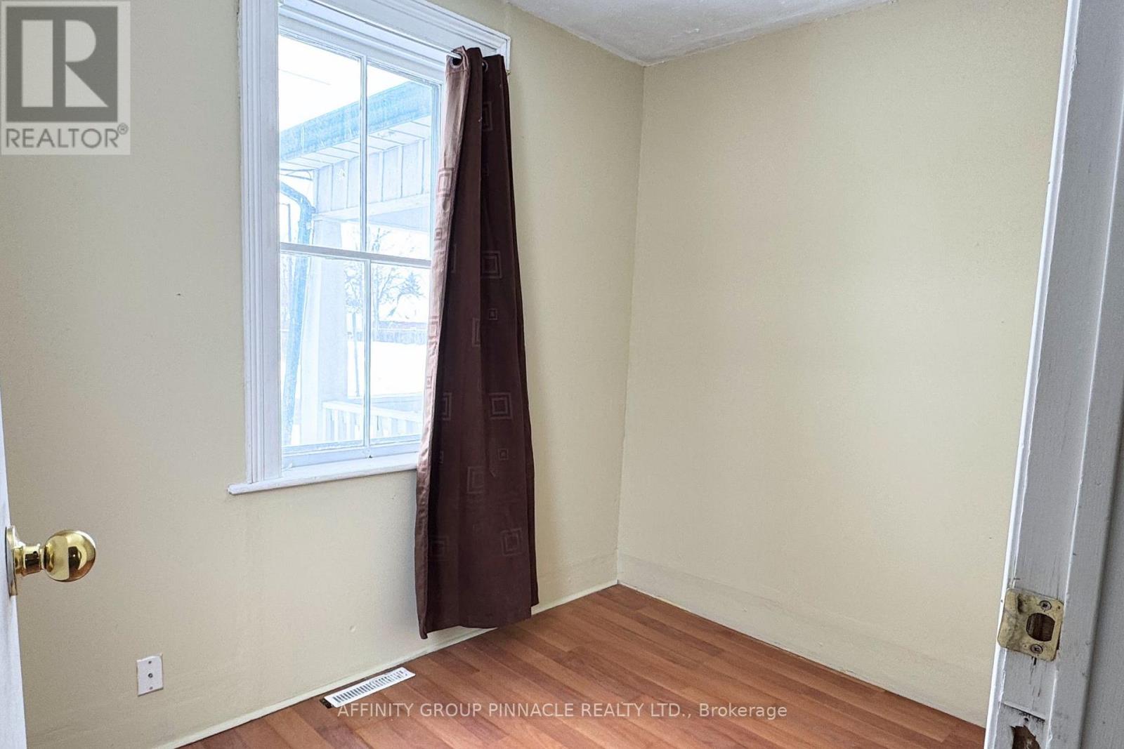 118 Lindsay Street S, Kawartha Lakes (Lindsay), Ontario  K9V 2M7 - Photo 12 - X12824888