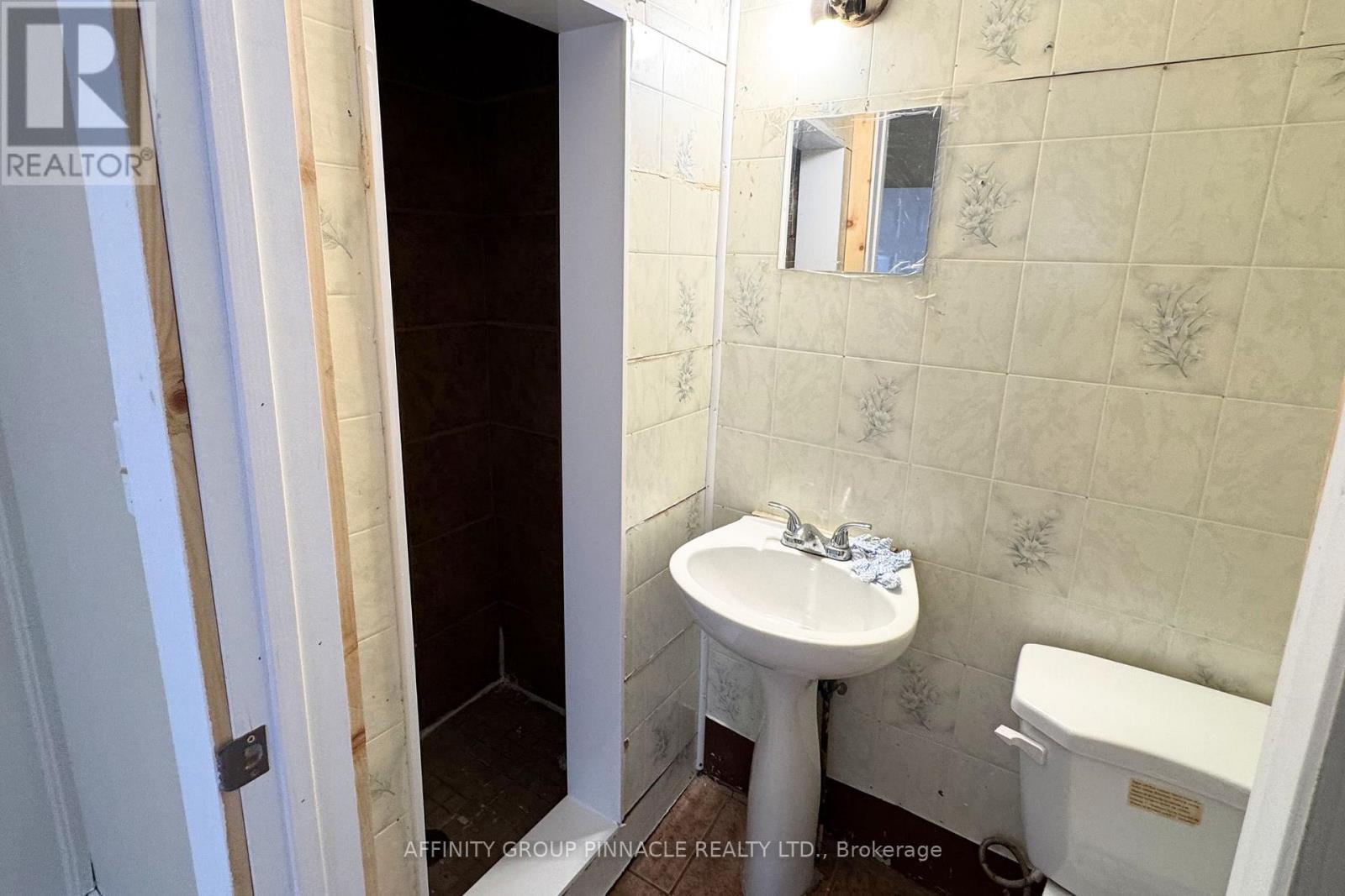 118 Lindsay Street S, Kawartha Lakes (Lindsay), Ontario  K9V 2M7 - Photo 14 - X12824888