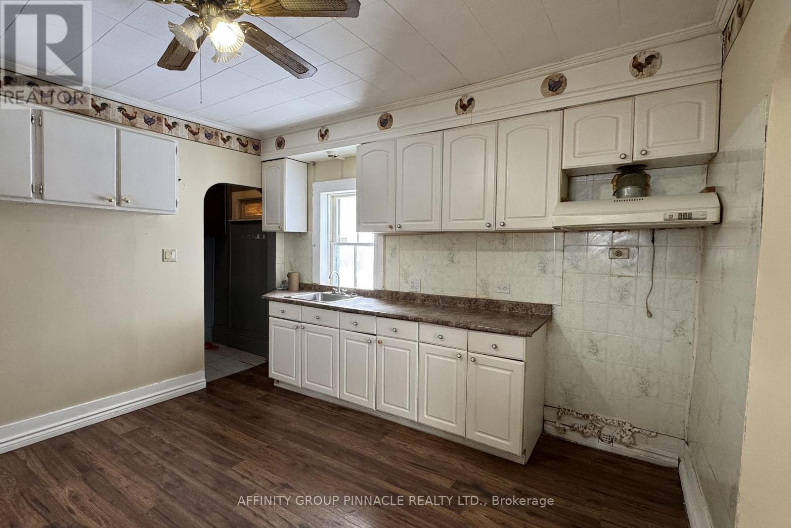 118 Lindsay Street S, Kawartha Lakes (Lindsay), Ontario  K9V 2M7 - Photo 16 - X12824888