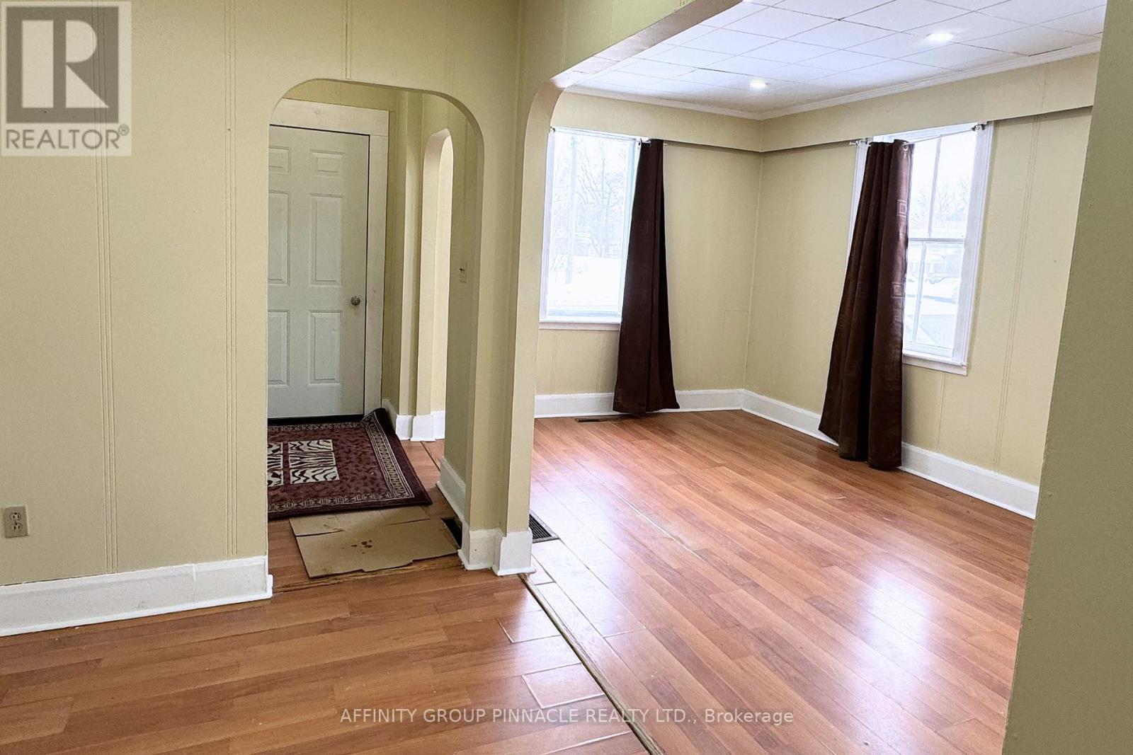 118 Lindsay Street S, Kawartha Lakes (Lindsay), Ontario  K9V 2M7 - Photo 8 - X12824888