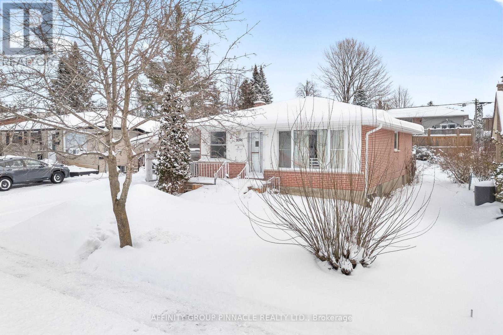 1096 Barnardo Avenue, Peterborough (Northcrest Ward 5), Ontario  K9H 5X2 - Photo 2 - X12826292