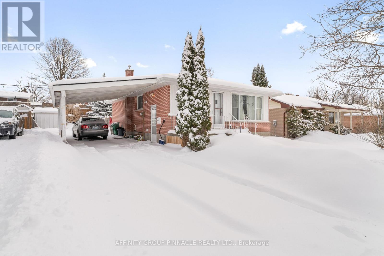 1096 Barnardo Avenue, Peterborough (Northcrest Ward 5), Ontario  K9H 5X2 - Photo 3 - X12826292