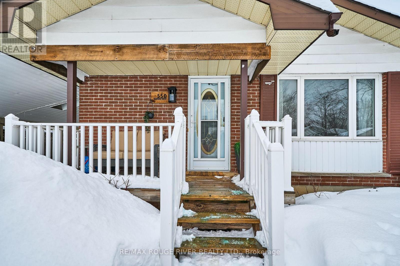 550 Garside Drive, Peterborough (Ashburnham Ward 4), Ontario  K9H 7C7 - Photo 5 - X12826360