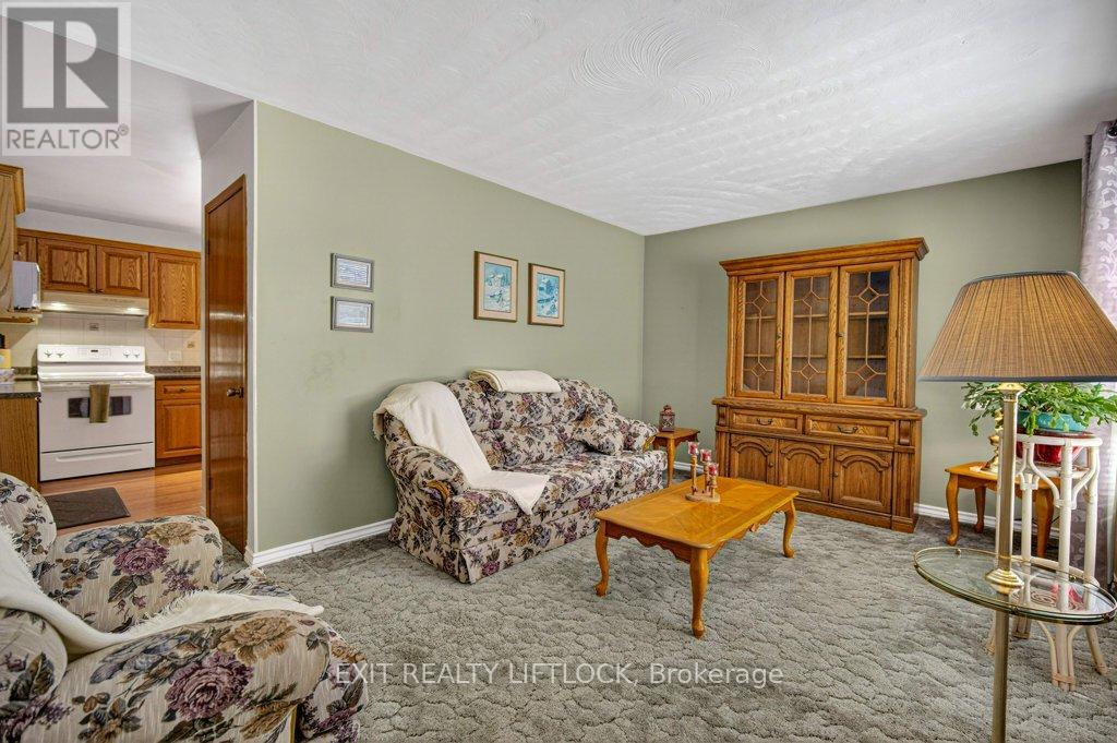 845 Stocker Road, Peterborough (Otonabee Ward 1), Ontario  K9J 5T2 - Photo 4 - X12826636