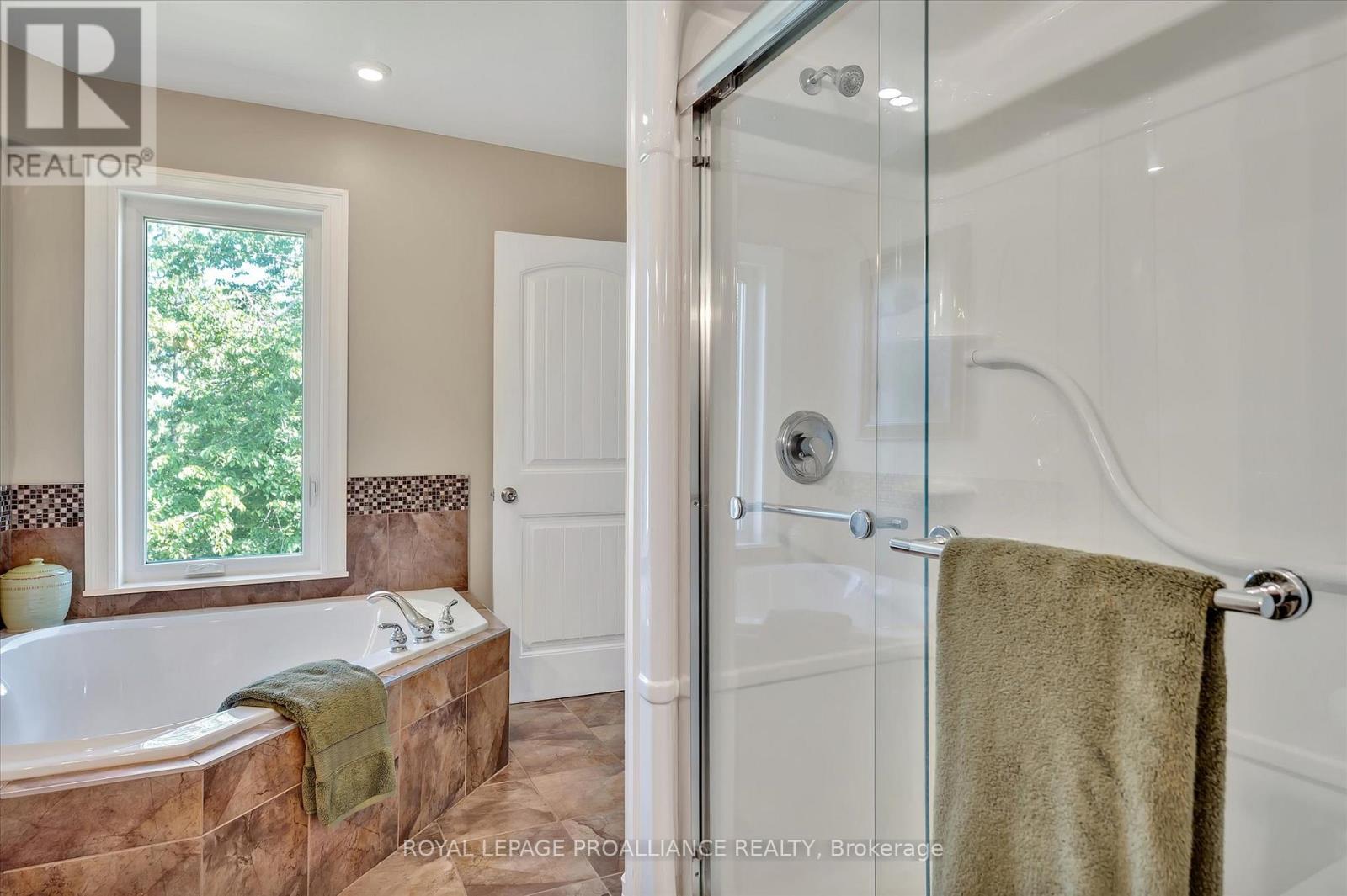 831 Bland Line, Cavan Monaghan (Cavan Twp), Ontario  L0A 1C0 - Photo 41 - X12827768