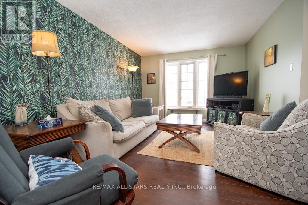 9 Don Court, Kawartha Lakes (Lindsay), Ontario  K9V 5T1 - Photo 14 - X12828068