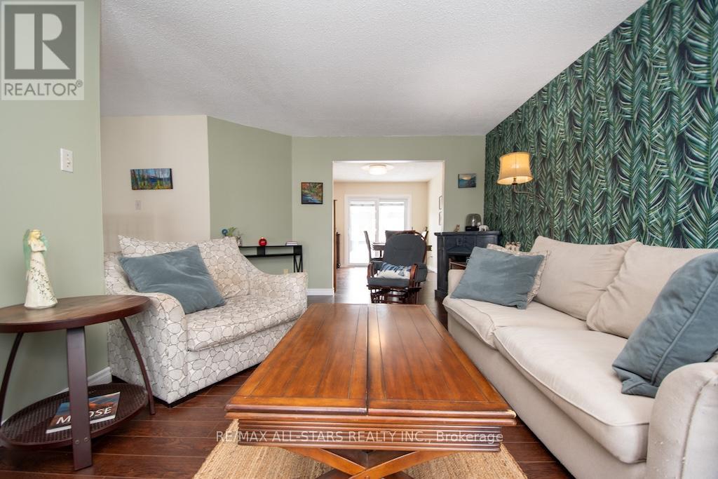 9 Don Court, Kawartha Lakes (Lindsay), Ontario  K9V 5T1 - Photo 15 - X12828068