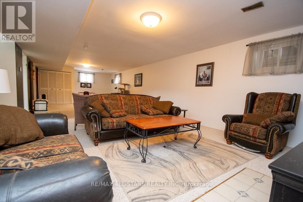 9 Don Court, Kawartha Lakes (Lindsay), Ontario  K9V 5T1 - Photo 28 - X12828068