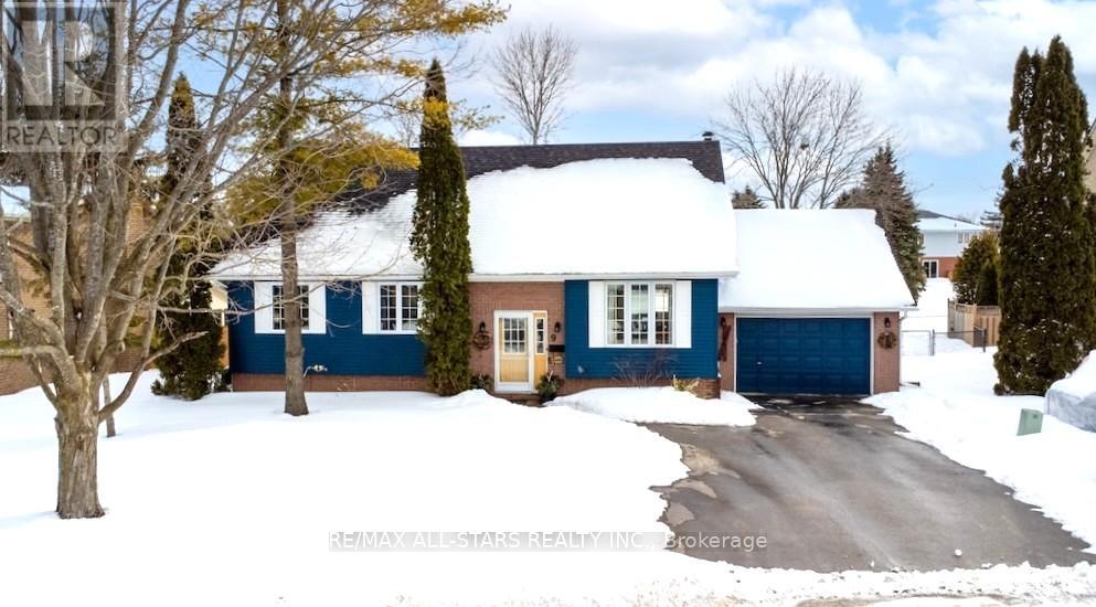 9 Don Court, Kawartha Lakes (Lindsay), Ontario  K9V 5T1 - Photo 3 - X12828068