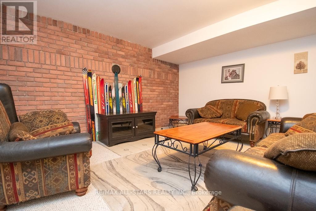 9 Don Court, Kawartha Lakes (Lindsay), Ontario  K9V 5T1 - Photo 30 - X12828068