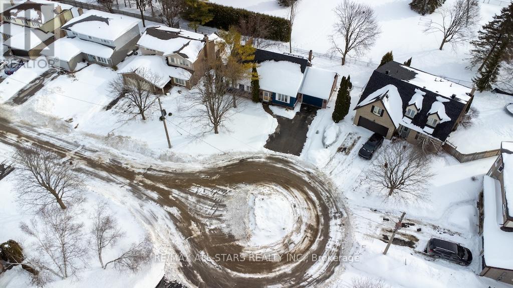 9 Don Court, Kawartha Lakes (Lindsay), Ontario  K9V 5T1 - Photo 33 - X12828068