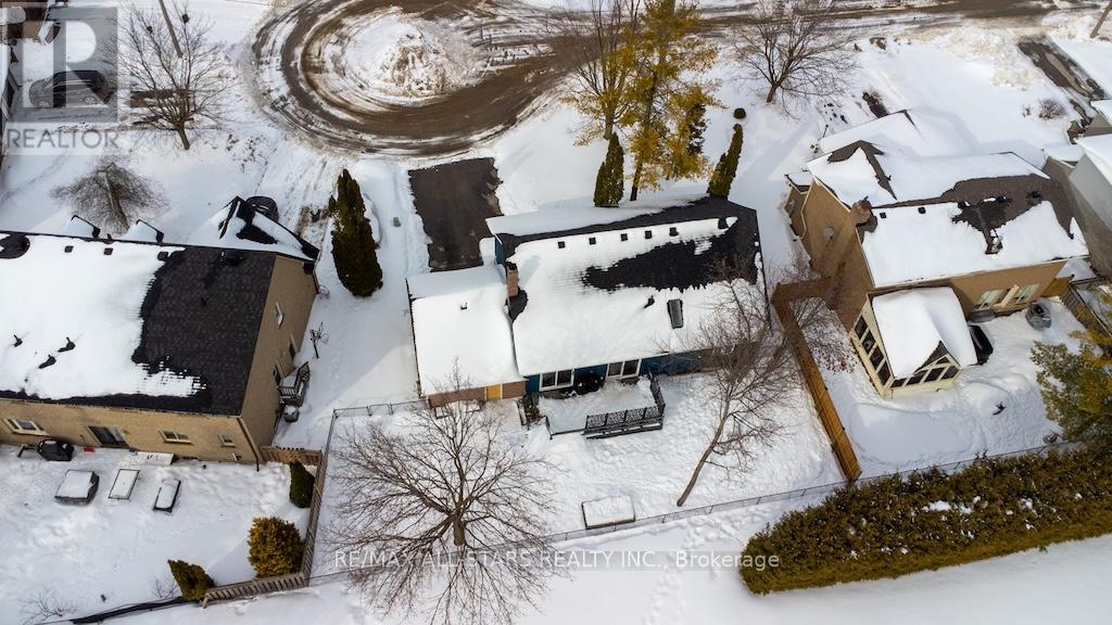 9 Don Court, Kawartha Lakes (Lindsay), Ontario  K9V 5T1 - Photo 34 - X12828068