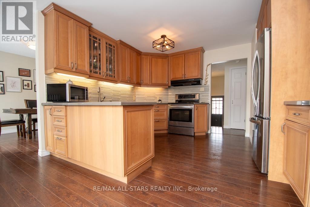 9 Don Court, Kawartha Lakes (Lindsay), Ontario  K9V 5T1 - Photo 5 - X12828068