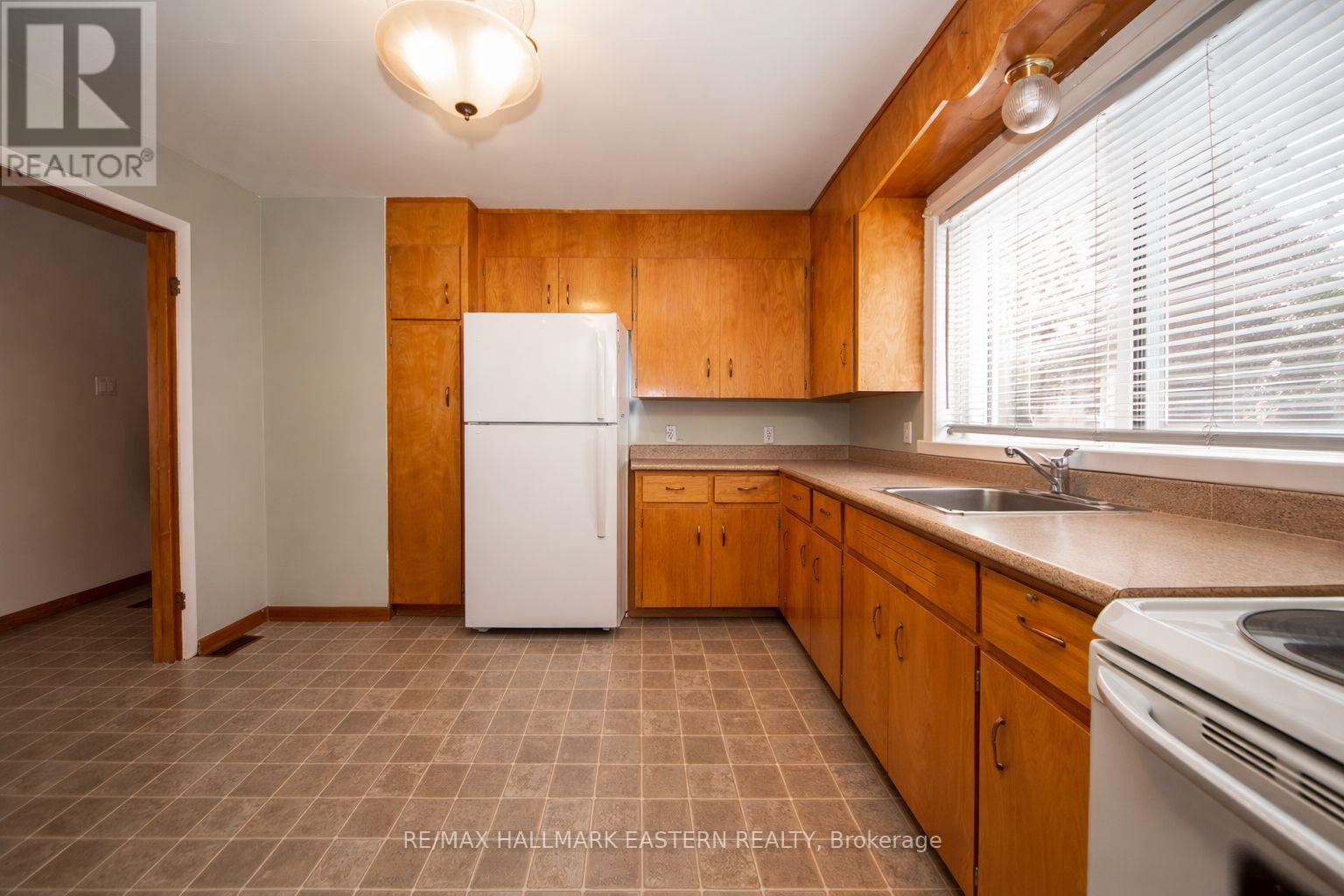 722 Chemong Road, Peterborough (Northcrest Ward 5), Ontario  K9H 5Y9 - Photo 10 - X12828300