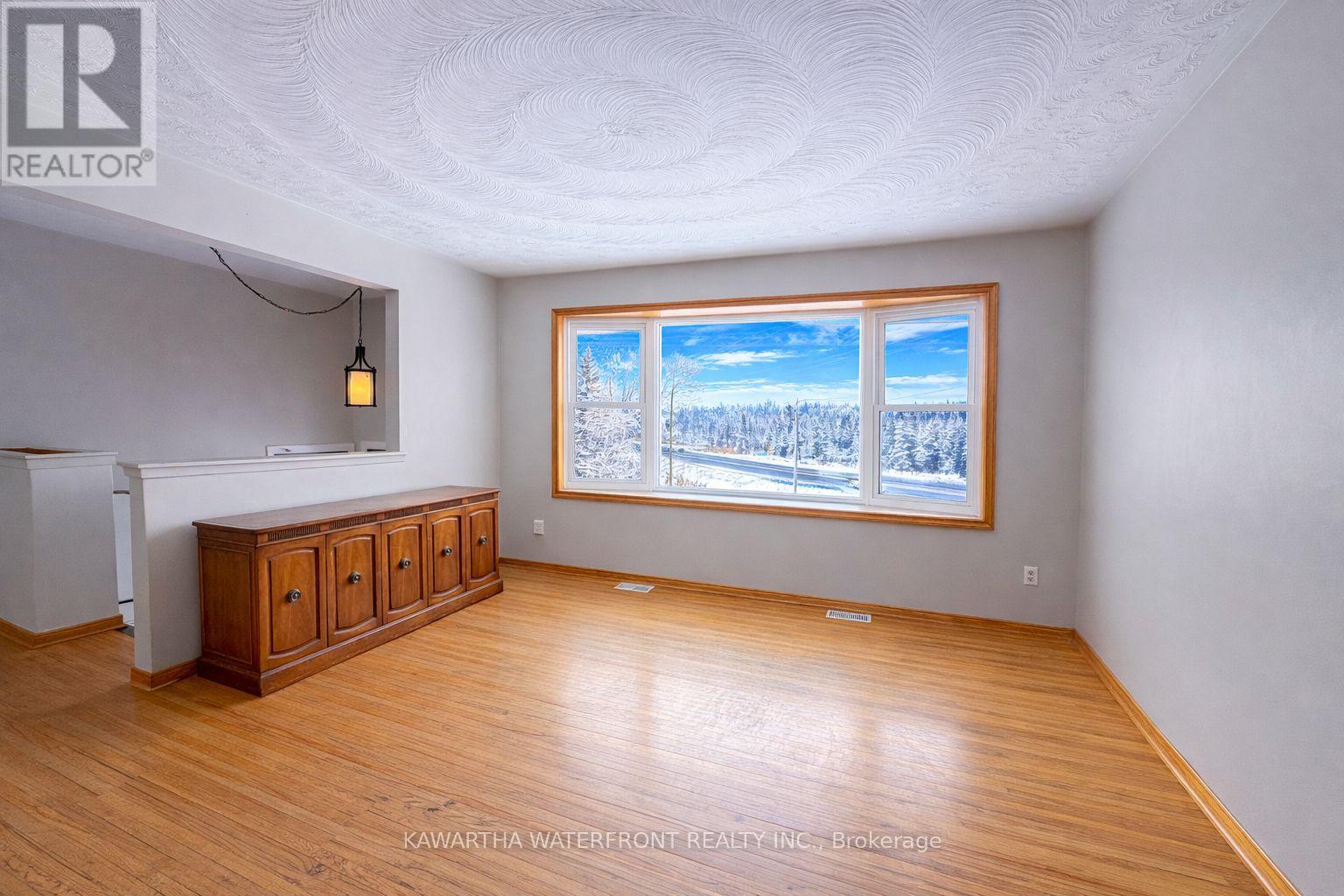 12 Leanne Avenue, Otonabee-South Monaghan, Ontario  K9J 6X8 - Photo 10 - X12828932