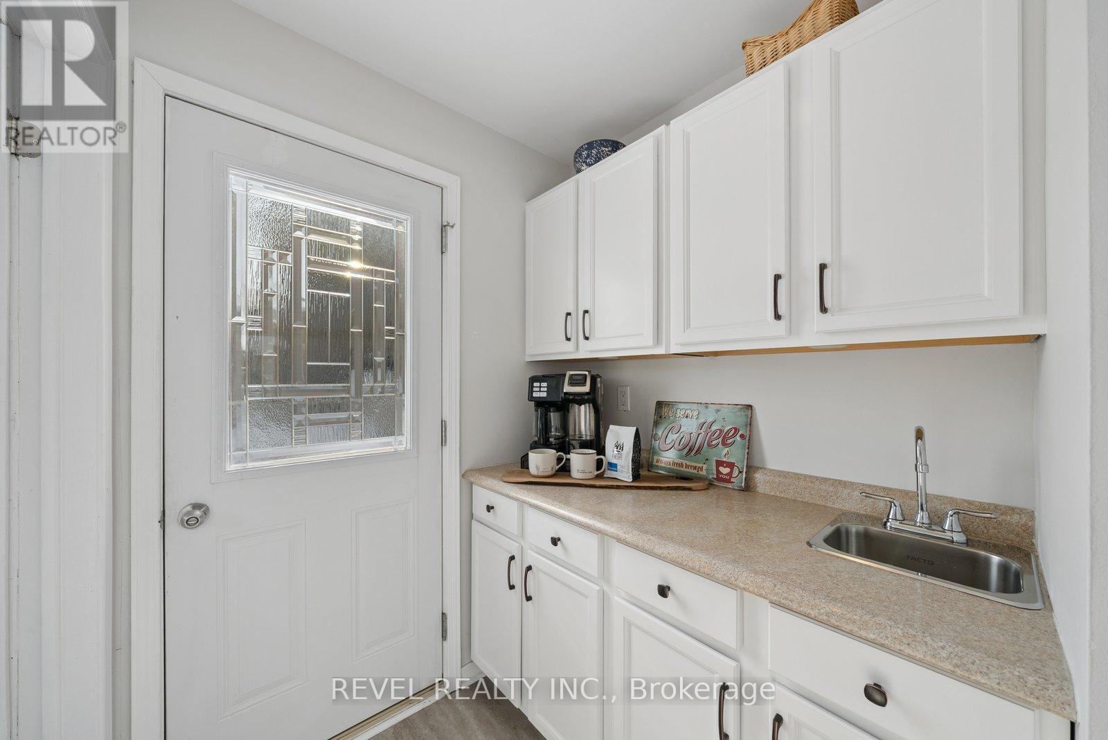 284 Victoria Avenue N, Kawartha Lakes (Lindsay), Ontario  K9V 6A8 - Photo 19 - X12829796