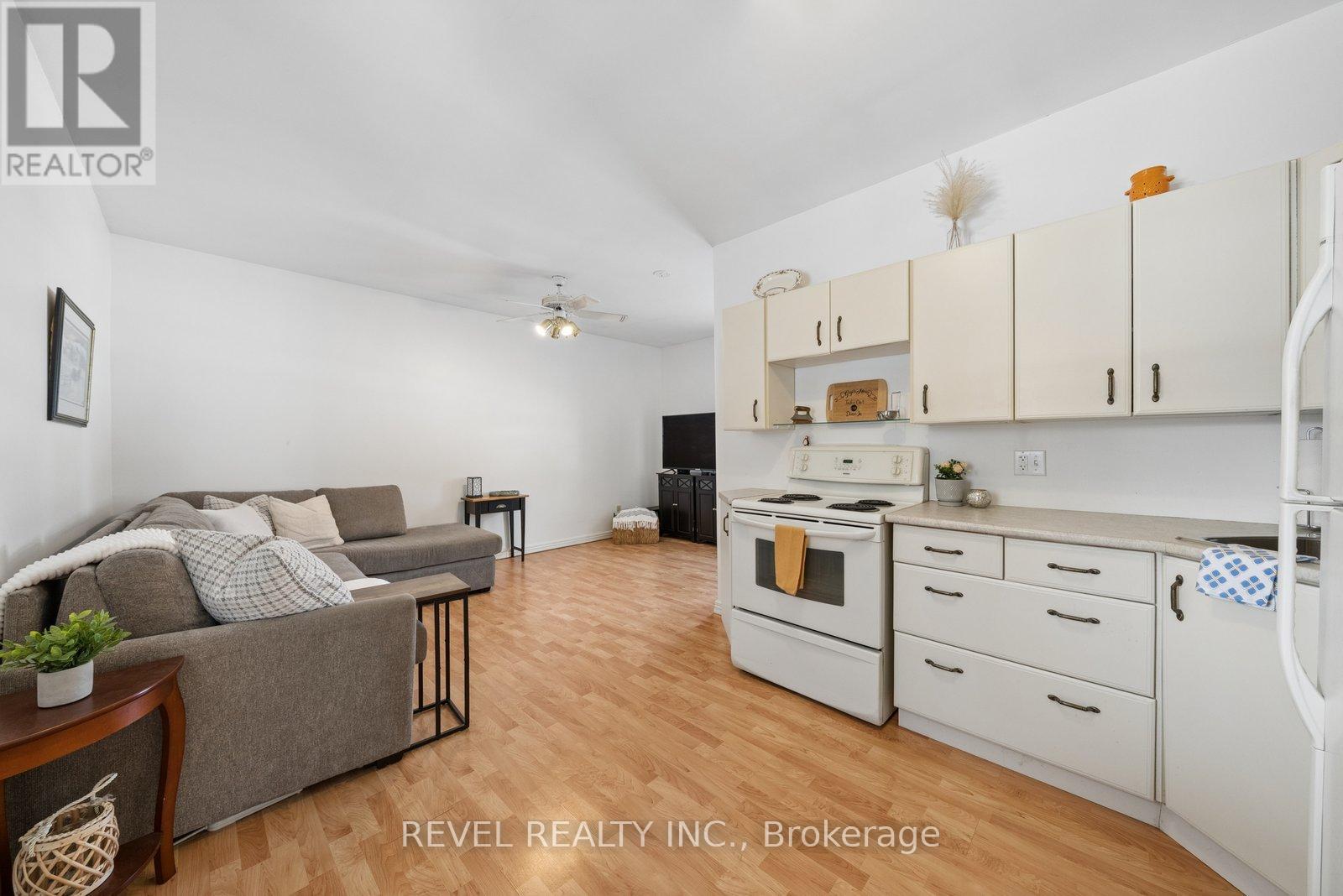 284 Victoria Avenue N, Kawartha Lakes (Lindsay), Ontario  K9V 6A8 - Photo 35 - X12829796