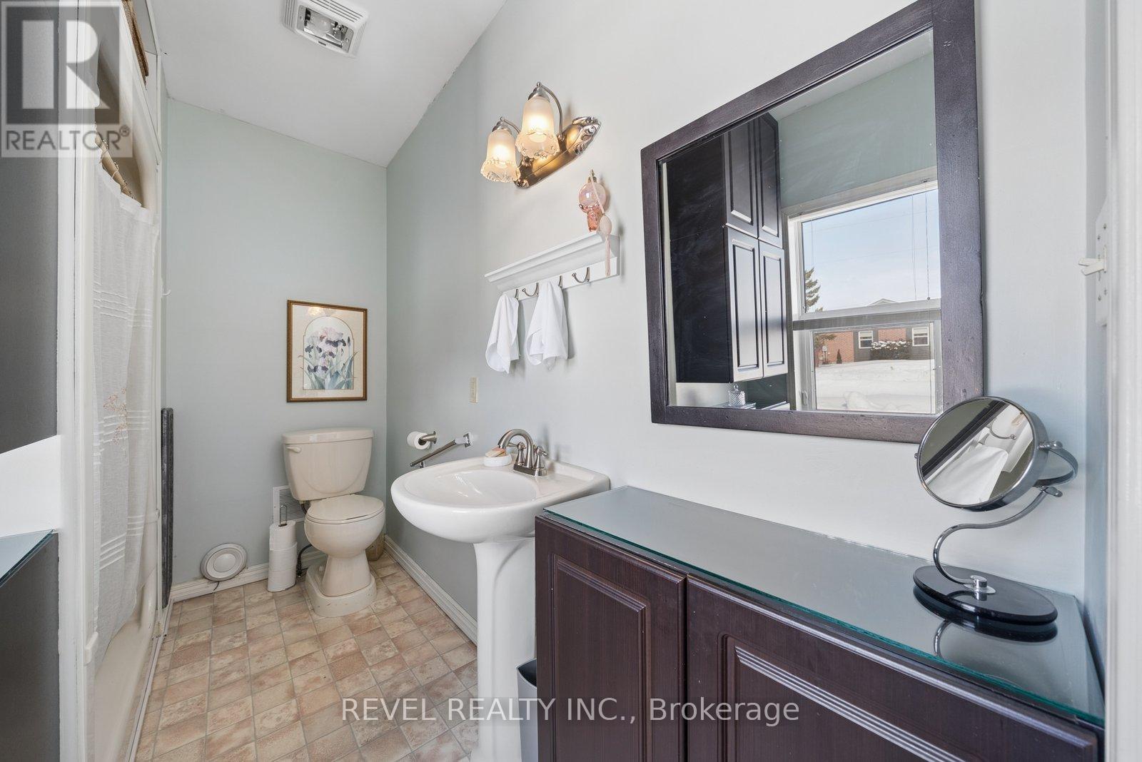 284 Victoria Avenue N, Kawartha Lakes (Lindsay), Ontario  K9V 6A8 - Photo 37 - X12829796