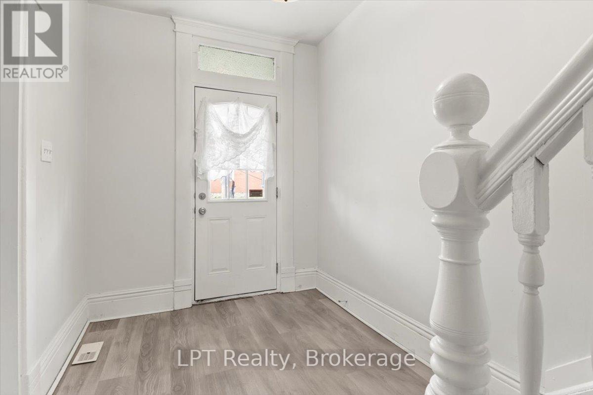 650 Armour Road, Peterborough (Ashburnham Ward 4), Ontario  K9H 1Z4 - Photo 4 - X12829962