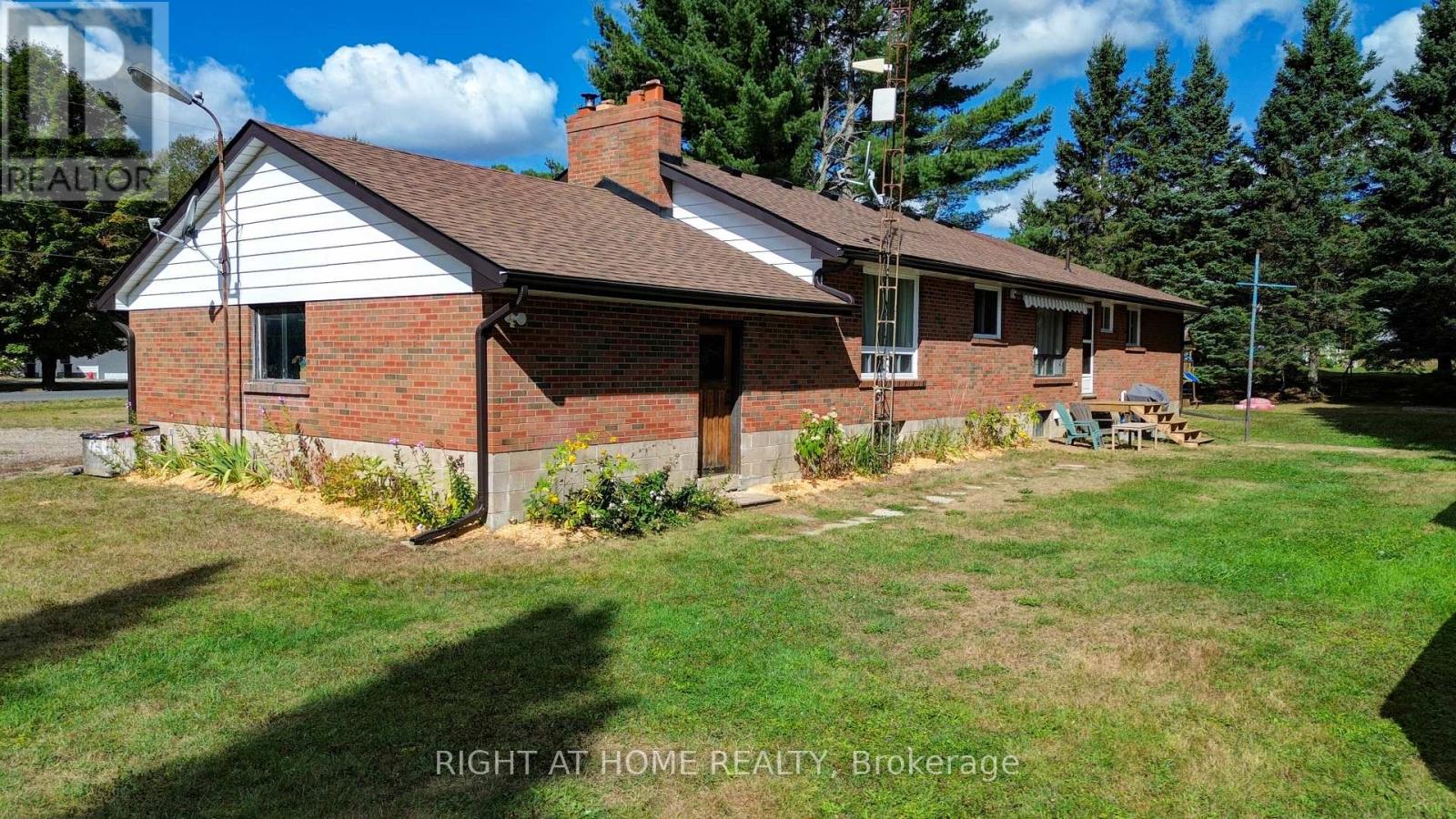 1012 Clement Lake Road, Highlands East (Monmouth), Ontario  K0L 3C0 - Photo 27 - X12830972