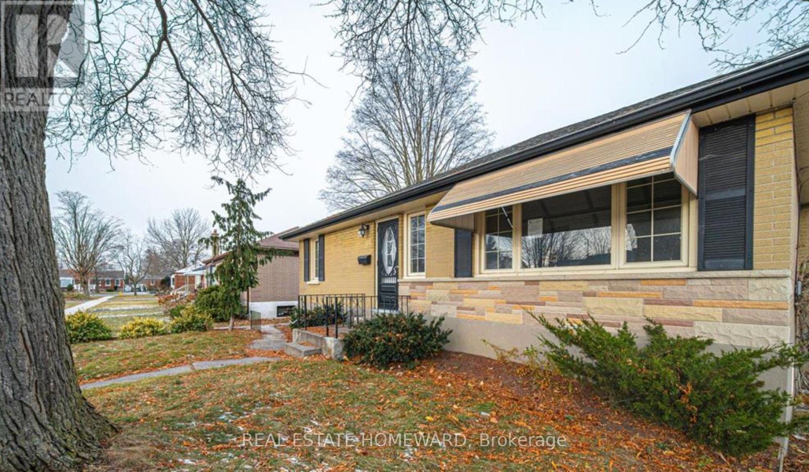 668 Harold Drive, Peterborough (Otonabee Ward 1), Ontario  K9J 3Y2 - Photo 2 - X12831400